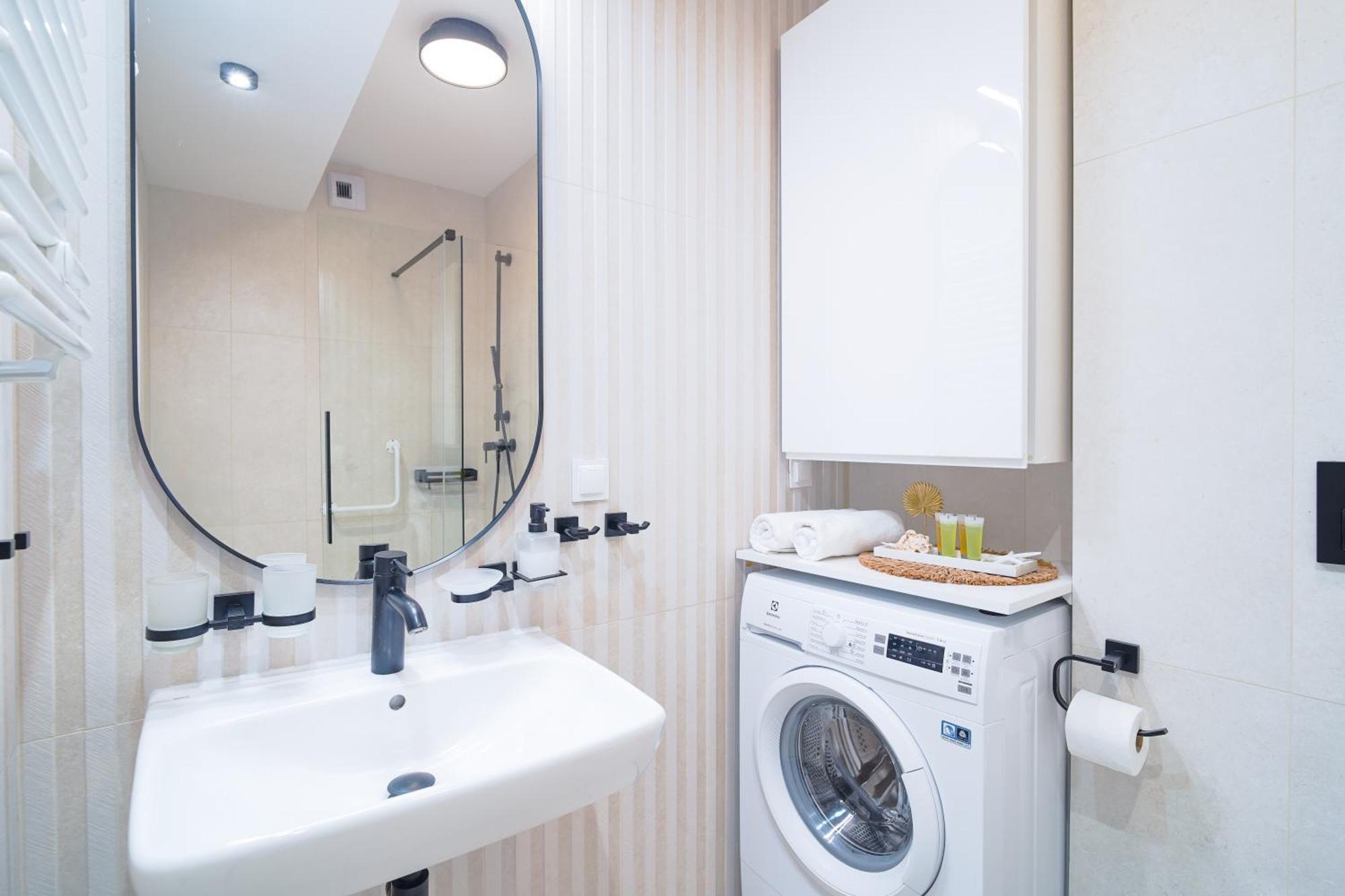 Lulu Apartments - Pod Masztami - Apartament Dwupokojowy - Basen Silownia Parking Kołobrzeg Exteriör bild